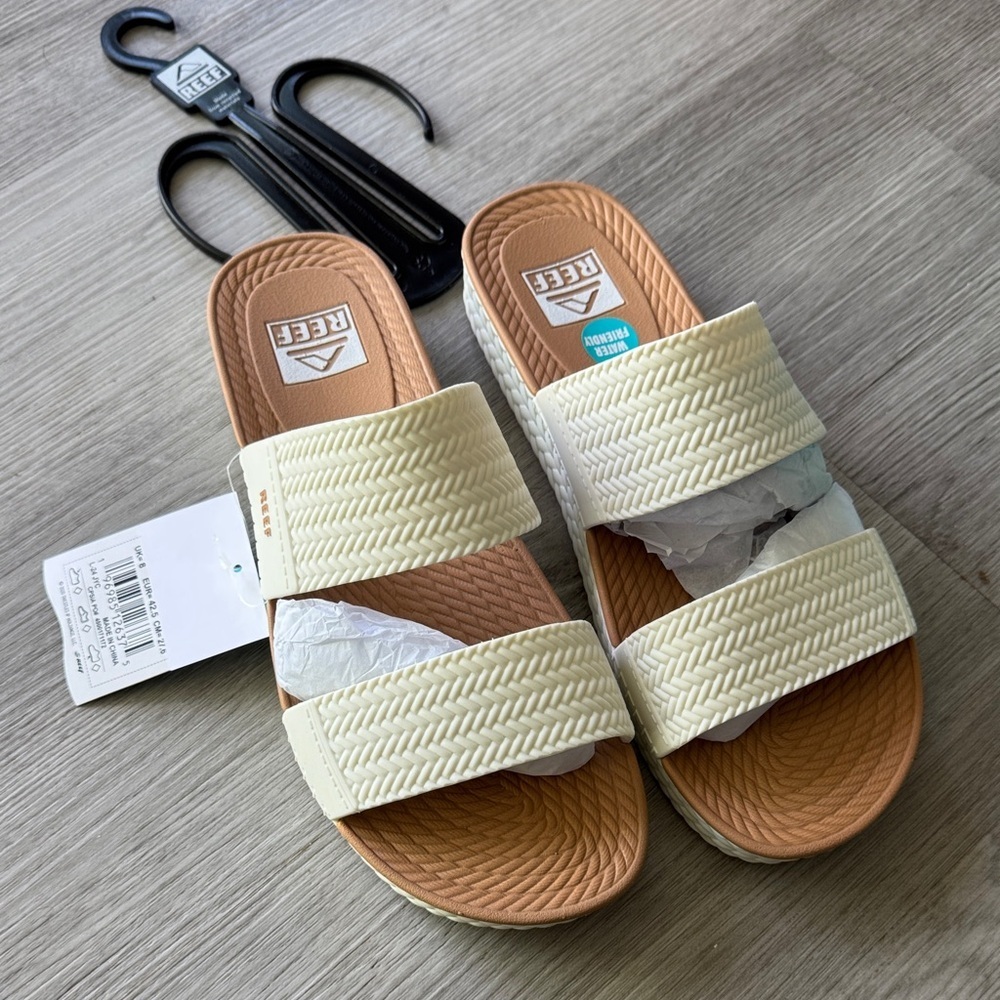 Reef water friendly Cream and Brown Slide Sandals